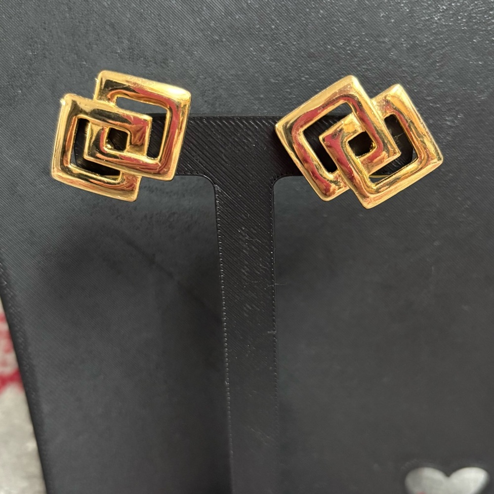 5/$25 (Pick 5 items for $25 Labeled) Goldtone Geometric Earrings